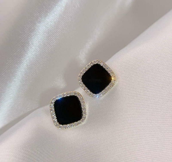 Branded Paint Black Stone Earrings