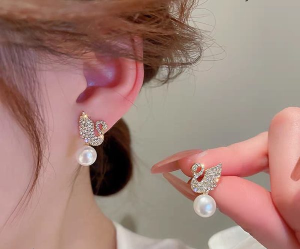 Korean Diamond Swan Pearl Earrings Fashion